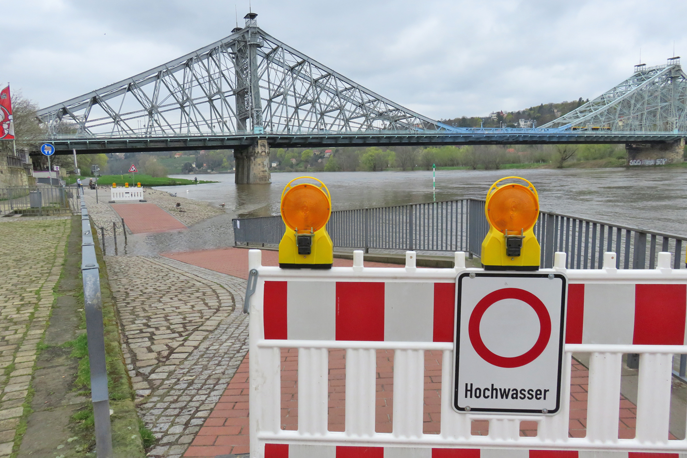 Hochwasser-Alarmstufe 1 Für Die Elbe | DRESDNER STADTTEILZEITUNGEN