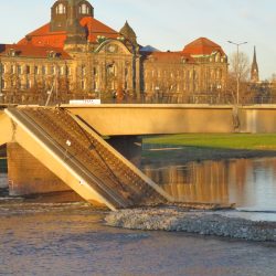 Die Baustraße unterhalb der Brücke. Foto: Pohl